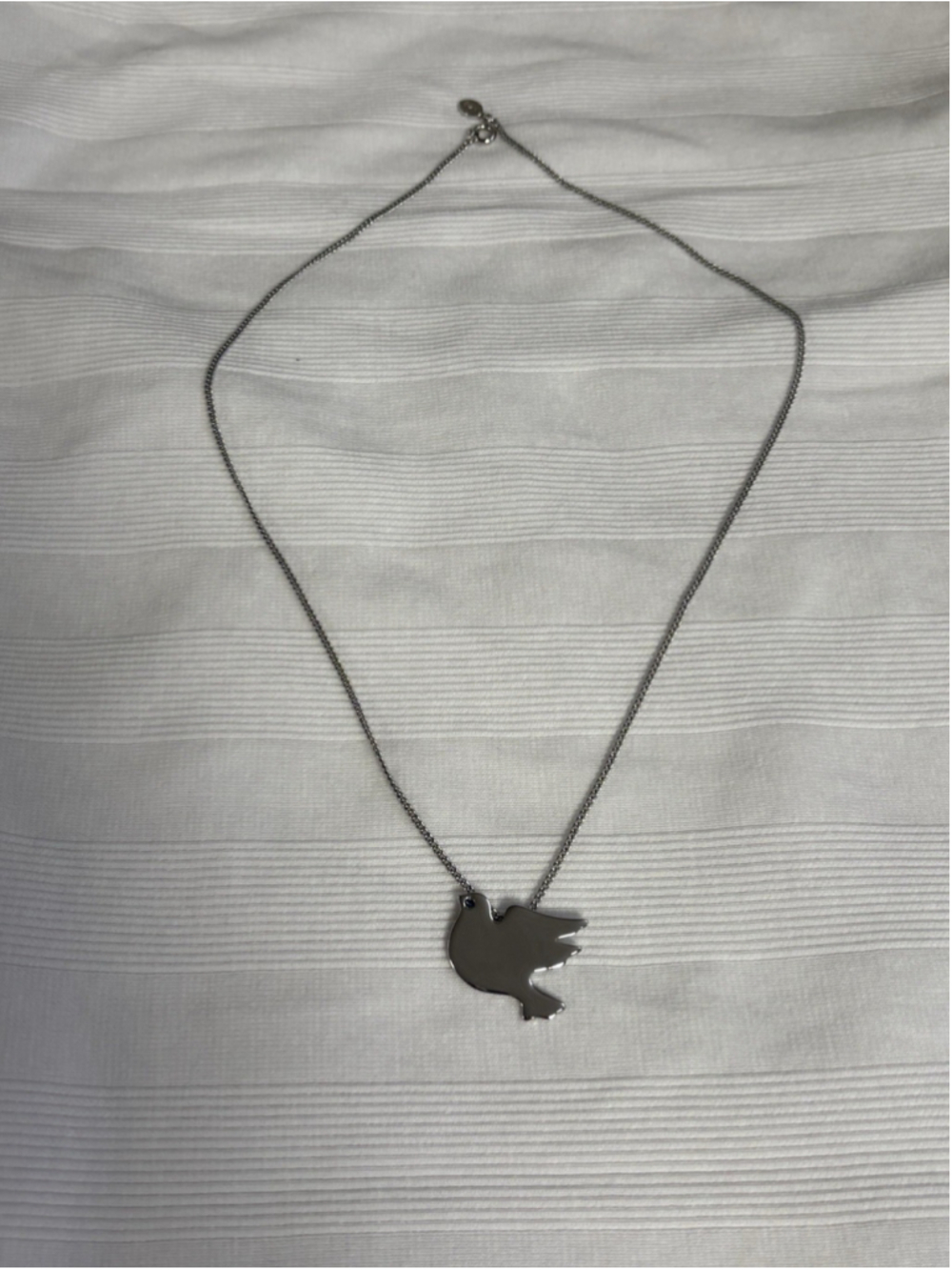 Vintage Avon Necklace Silver Tone Dove Pendant Blue Stone 1970s era - 19" chain - Picture 2 of 6